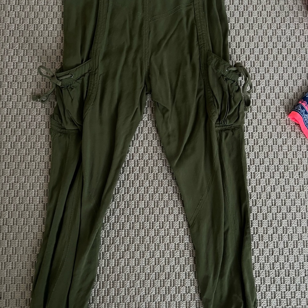 Justice girls jogger style olive green pant